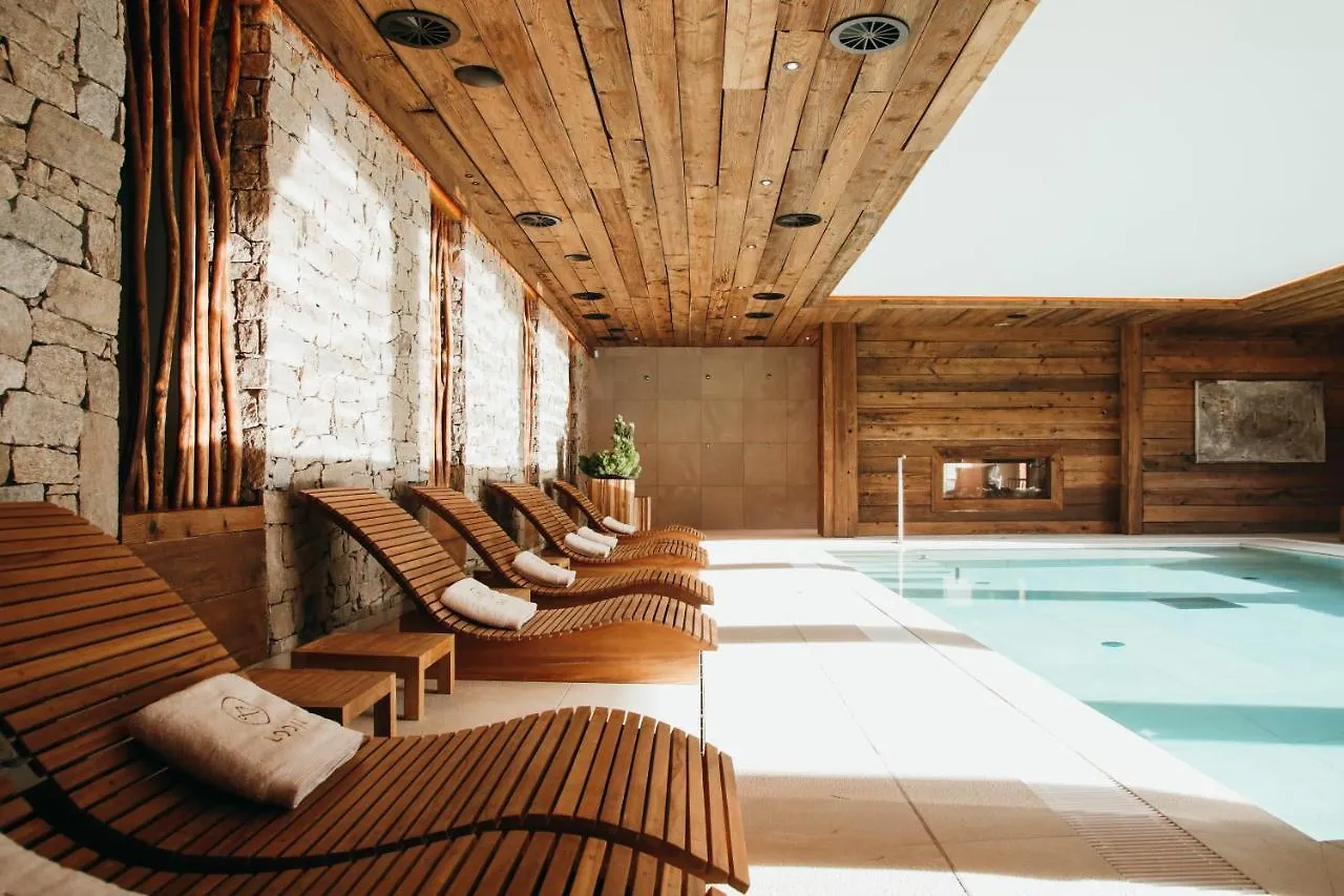 Lodji Hotel & Spa Saint-Martin-de-Belleville 4*,
